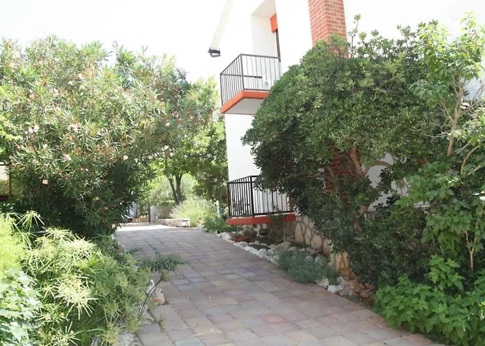 Spacious In Stari Grad, 80 M², Serene Garden * Stari Grad (Hvar)