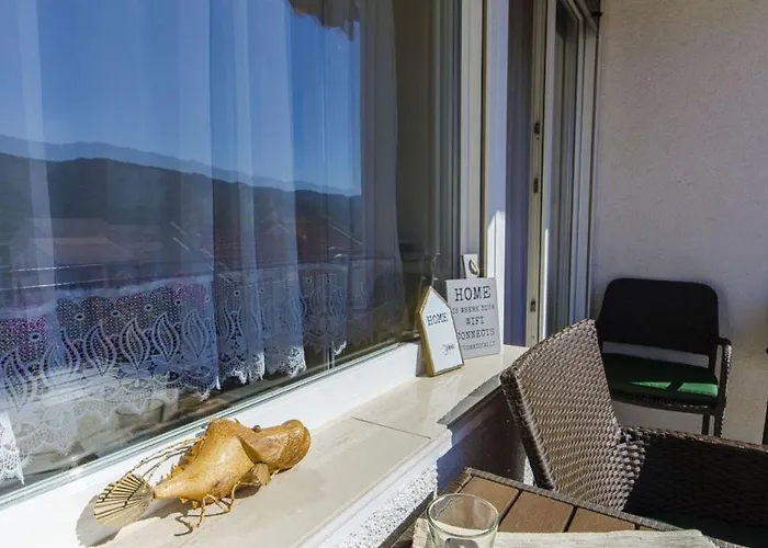 Apartament Spacious In Stari Grad, 80 M², Serene Garden *