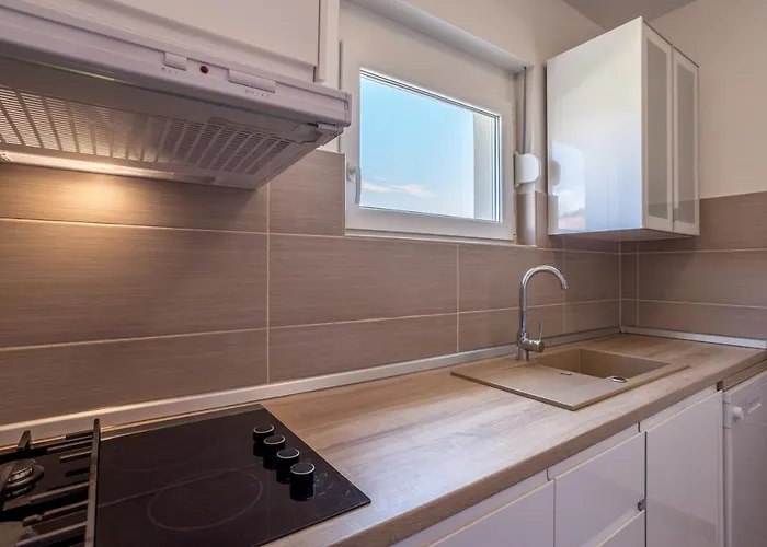 Spacious In Stari Grad, 80 M², Serene Garden Stari Grad (Hvar)