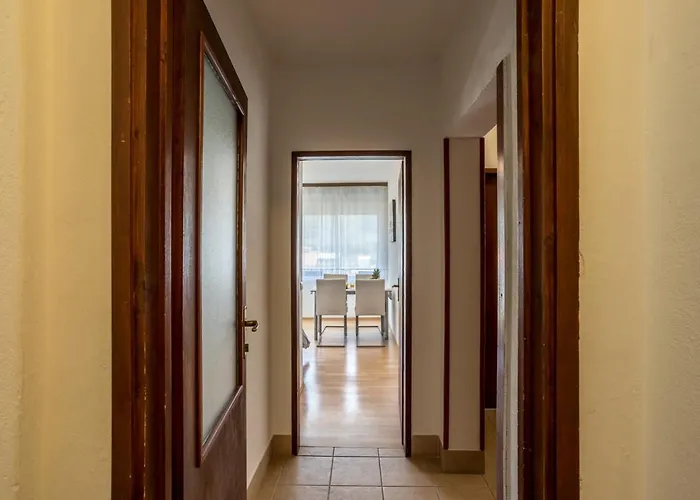 Apartament Spacious In Stari Grad, 80 M², Serene Garden *