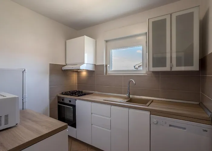 Spacious In Stari Grad, 80 M², Serene Garden Stari Grad (Hvar)