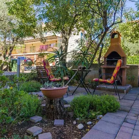 Apartment Charming In With Terrace And Enclosed Garden