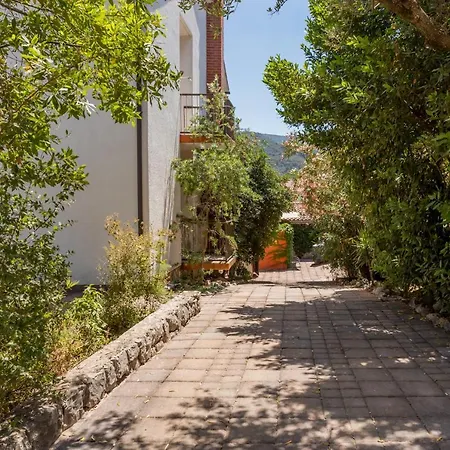 Apartment Charming In With Terrace And Enclosed Garden *