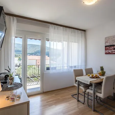 Charming In With Terrace And Enclosed Garden Apartment Stari Grad (Hvar)